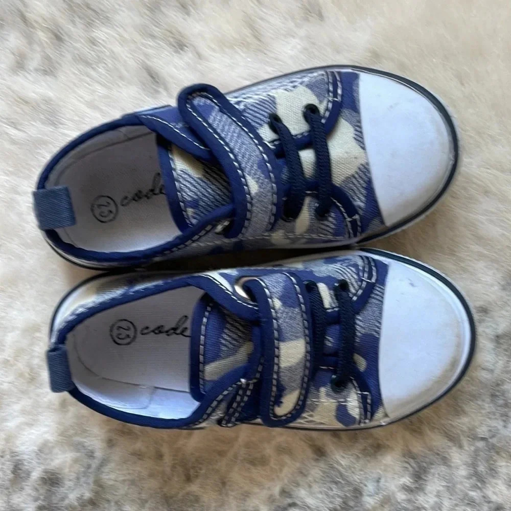 Kids Sneakers - Picture 2 of 7